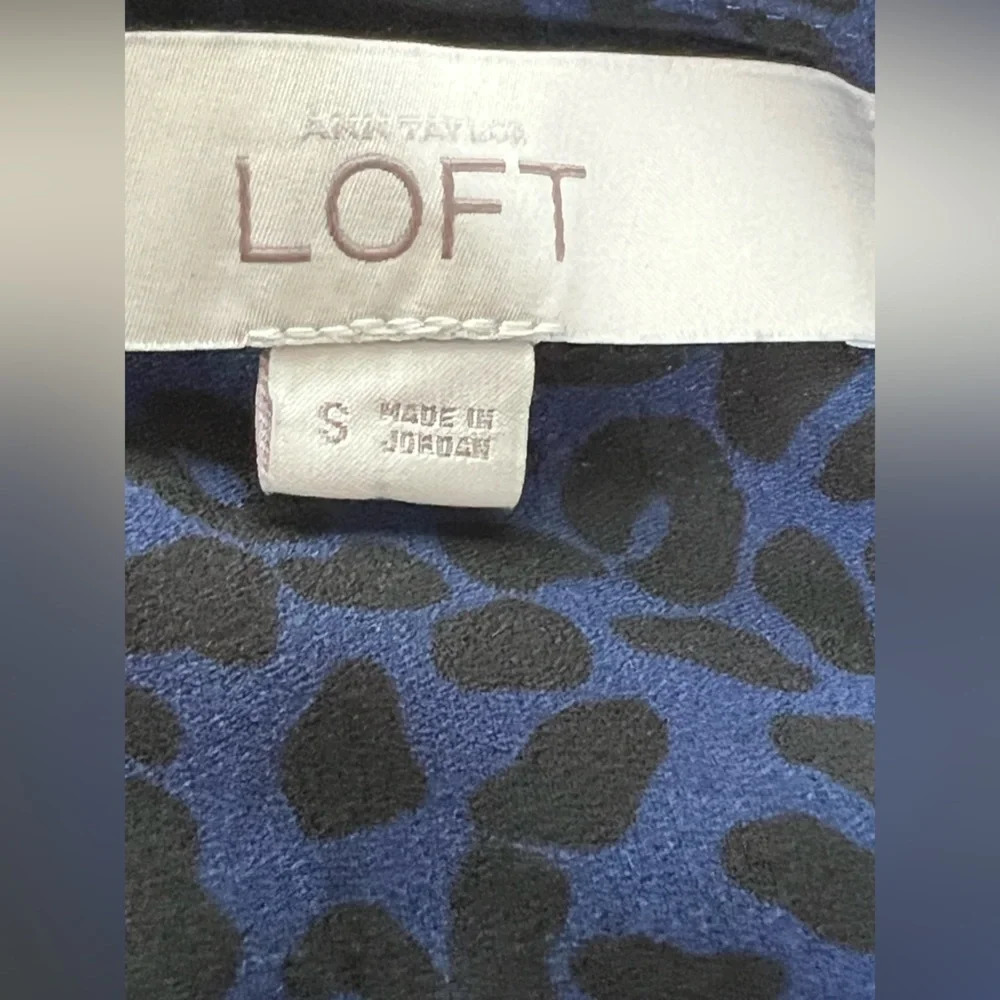 ANN TAYLOR LOFT Sheer Leopard Print Button Up Blouse Top Size Small - Picture 9 of 9